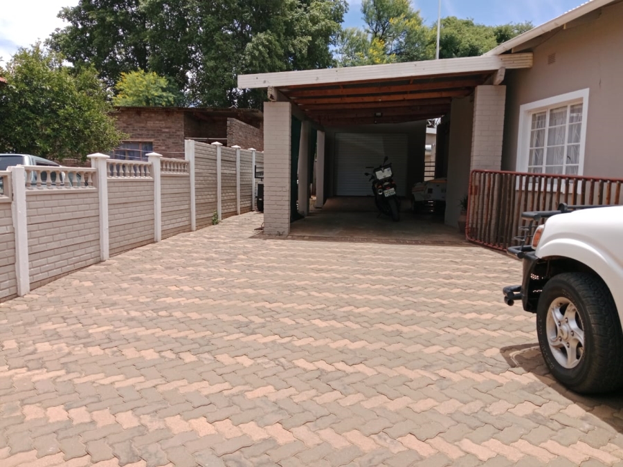 3 Bedroom Property for Sale in Kuruman Northern Cape